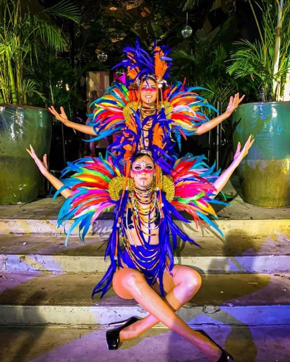 Vegas Showgirls