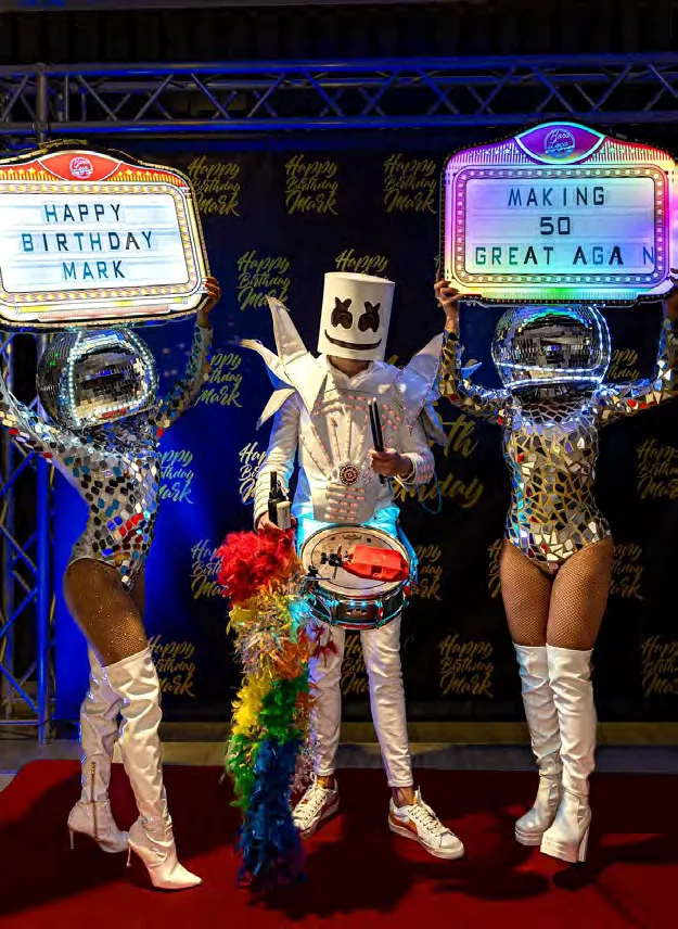 Hora Loca Performers